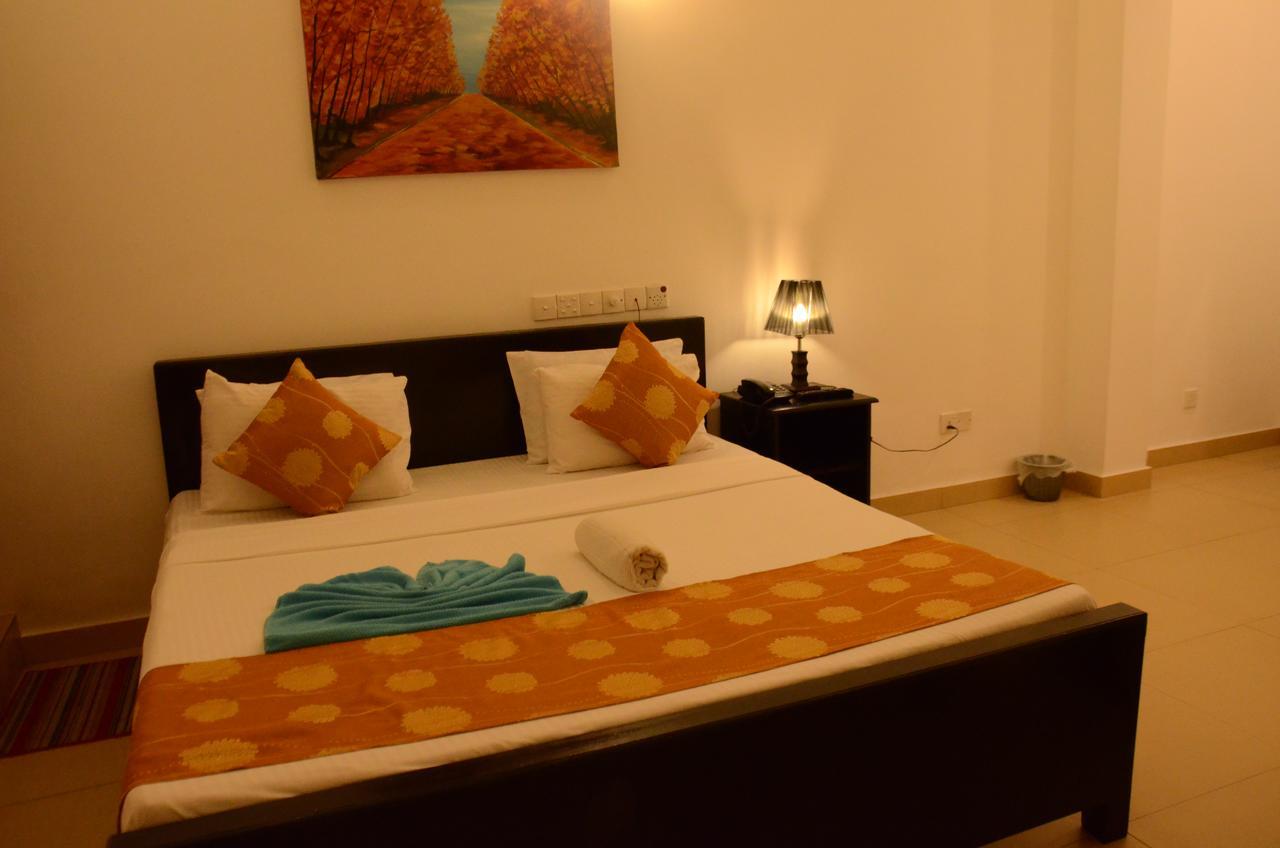 Beverly Hills Hotel Dehiwala-Mount Lavinia Eksteriør bilde