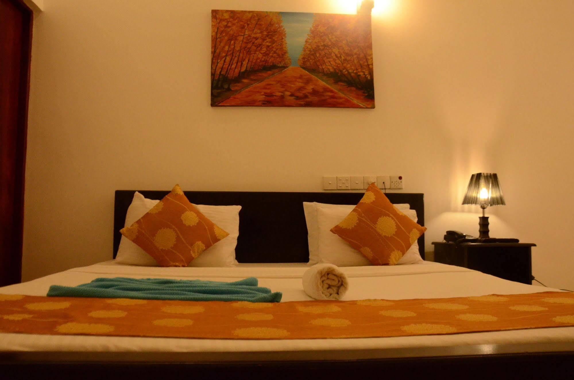 Beverly Hills Hotel Dehiwala-Mount Lavinia Eksteriør bilde