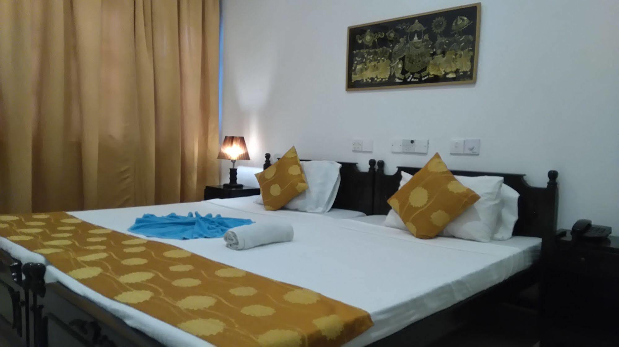 Beverly Hills Hotel Dehiwala-Mount Lavinia Eksteriør bilde