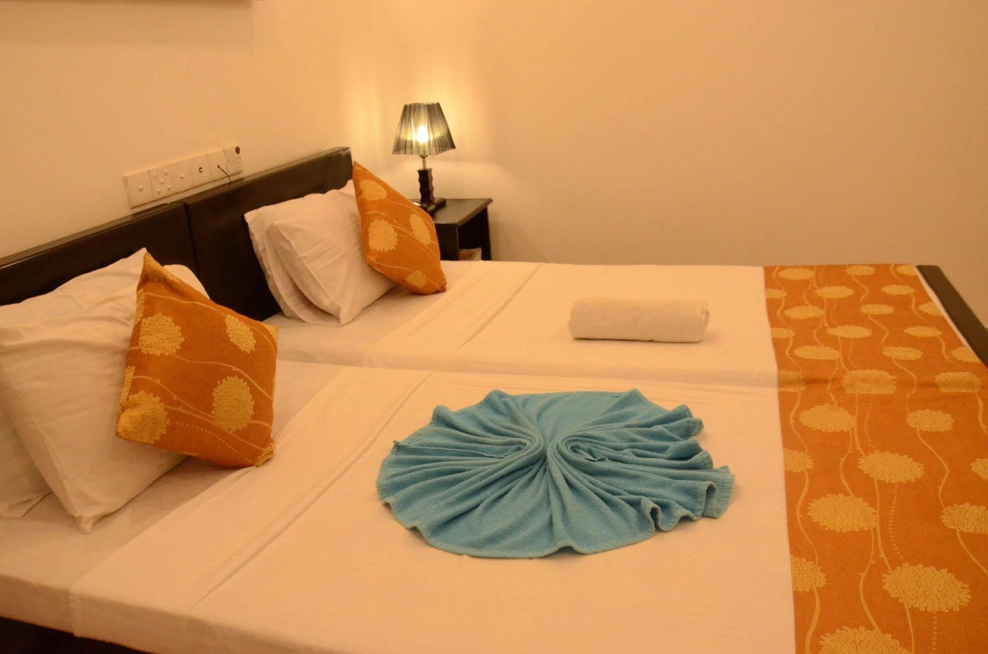 Beverly Hills Hotel Dehiwala-Mount Lavinia Eksteriør bilde
