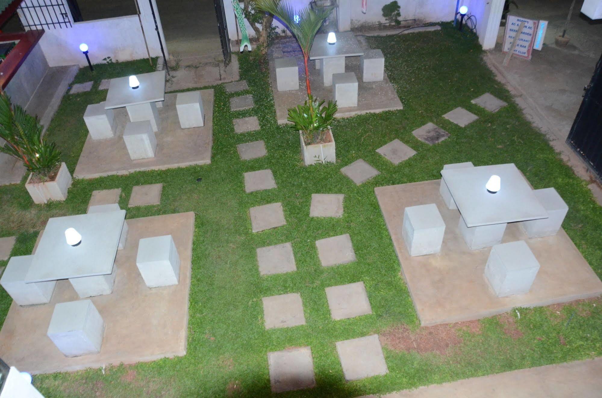 Beverly Hills Hotel Dehiwala-Mount Lavinia Eksteriør bilde